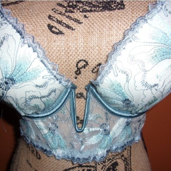 Youmita Blue Floral Embroidery Longline 34B Bra NWT - Picture 3 of 9